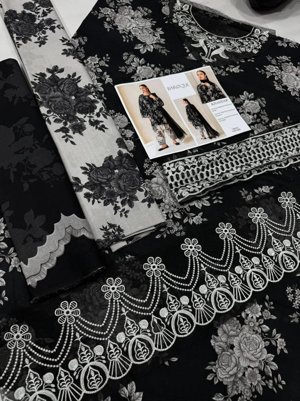 3Pcs Women's Unstitched Embriodered Suit