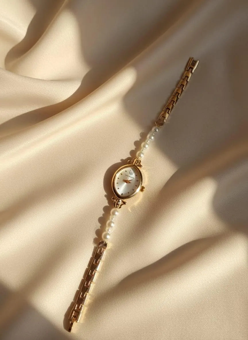 Stylish Women's Quartz Watch with chain strap