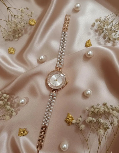 Stylish Women's Quartz Watch with chain strap