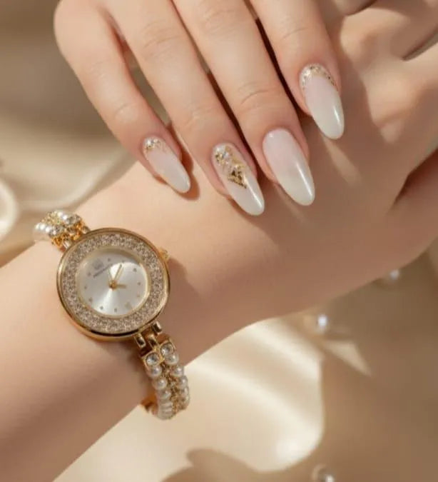 Stylish Women's Quartz Watch with chain strap