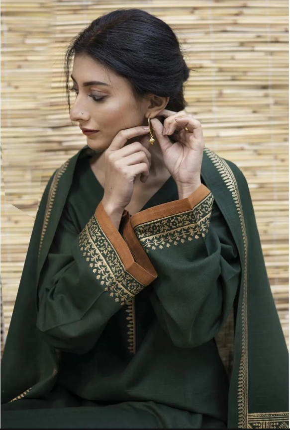 3pcs Women's Unstitched Embriodered Suit